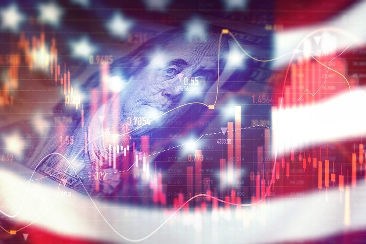 The US dollar starts the week with modest gains amid Trump's tariff threats on Colombia