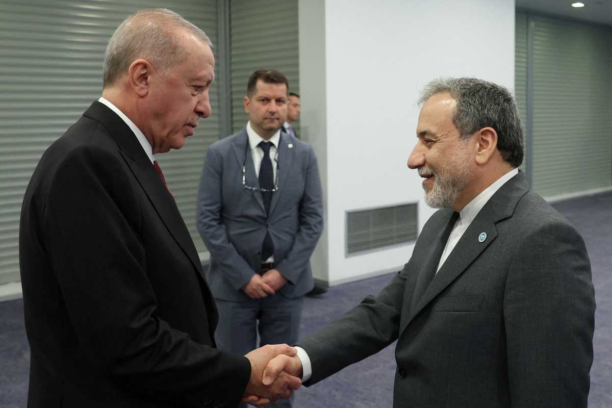 Erdogan tells Iran's top diplomat resuming talks only way to solve nuclear dispute