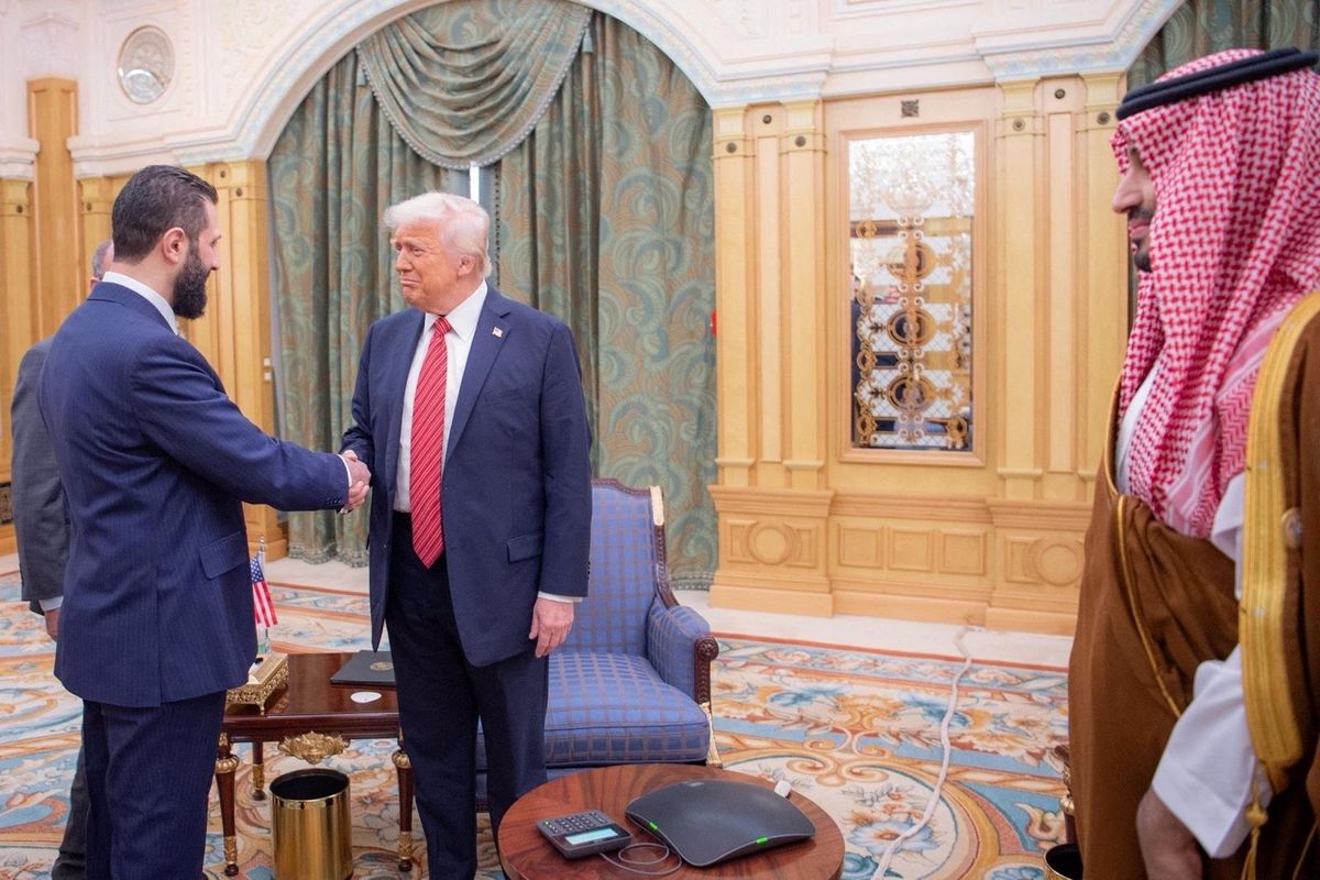 Trump meets Syrian president, urges him to establish ties with Israel