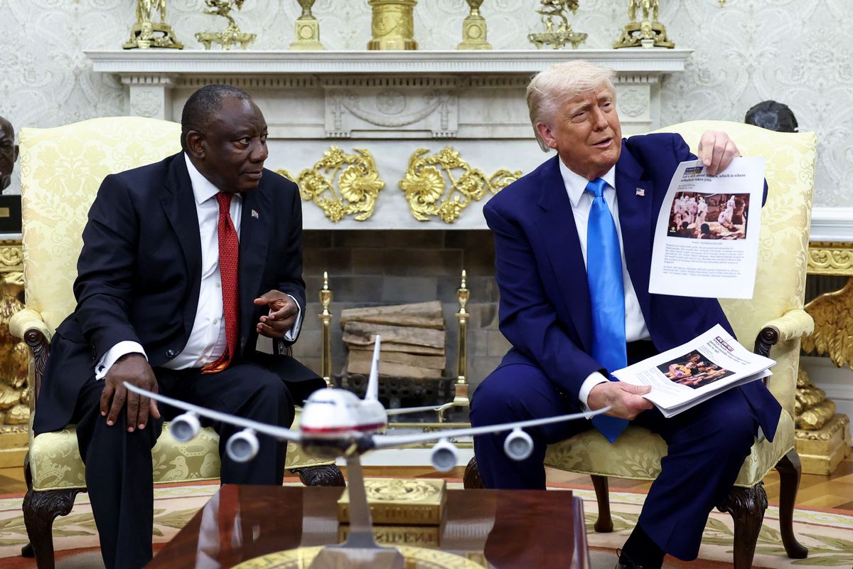 Trump ambushes South African president over 'genocide' accusation