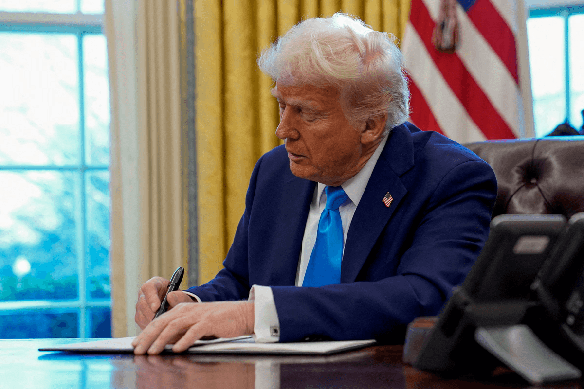 Trump signs sweeping Russia-Iran sanctions bill authorizing 100% tariffs on major Russian oil buyers