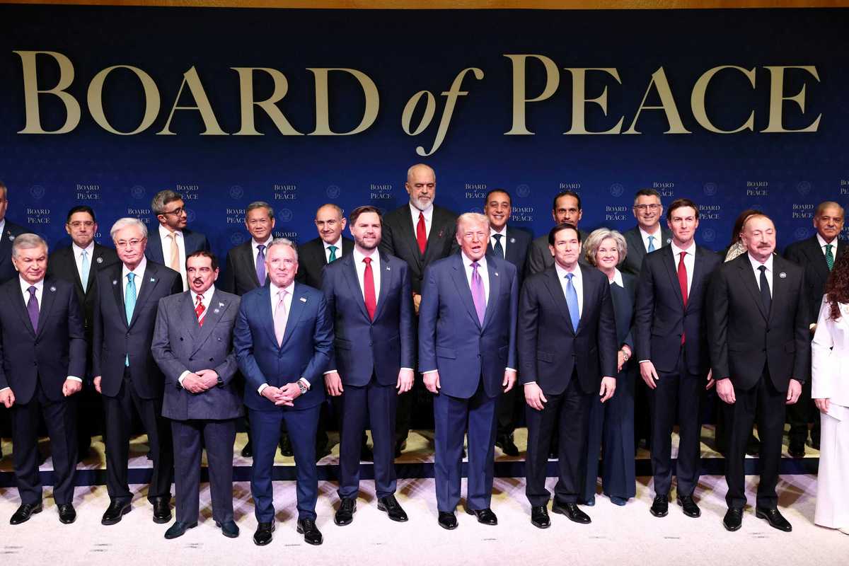 Trump hosts first Gaza Peace Board meeting, praises Pakistan PM