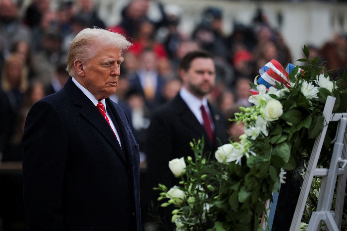 Trump draws thousands to Washington rally for a pre-inauguration victory lap