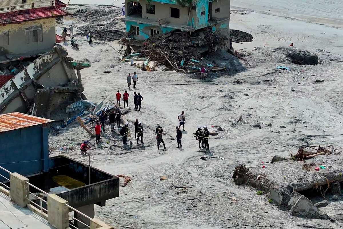UAE intensifies search, rescue and humanitarian operations in Nepal floods