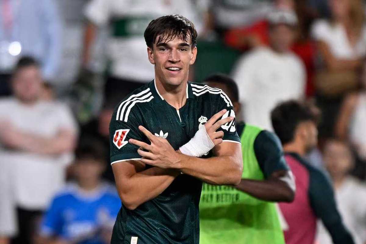 Carlos Espi scores late winner as Real Madrid beat Elche 3-2