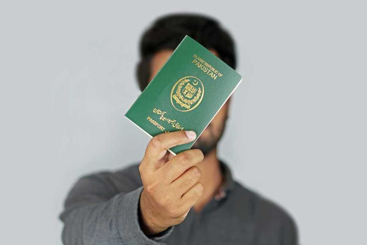 24,000 Pakistanis secure path to legal residency in Spain through 2026 regularization scheme