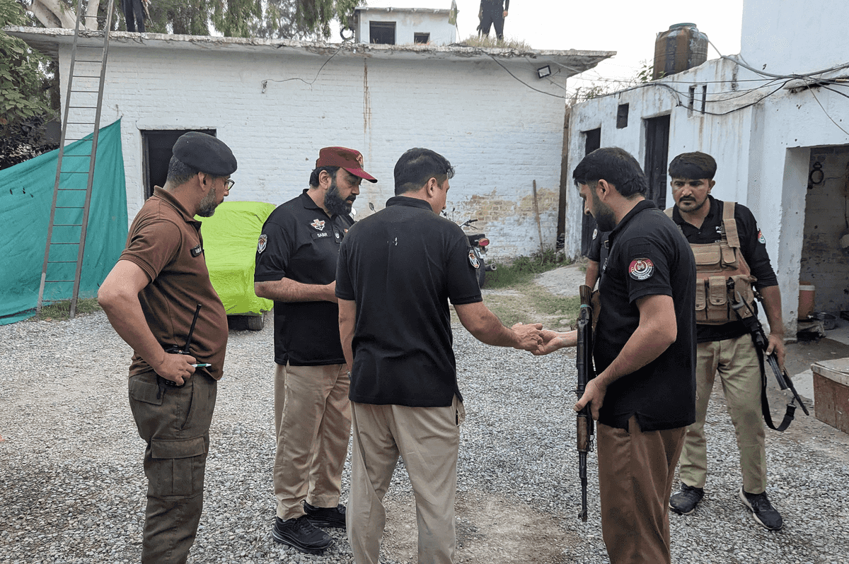 Blast targeting police post injures seven in Pakistan's Peshawar
