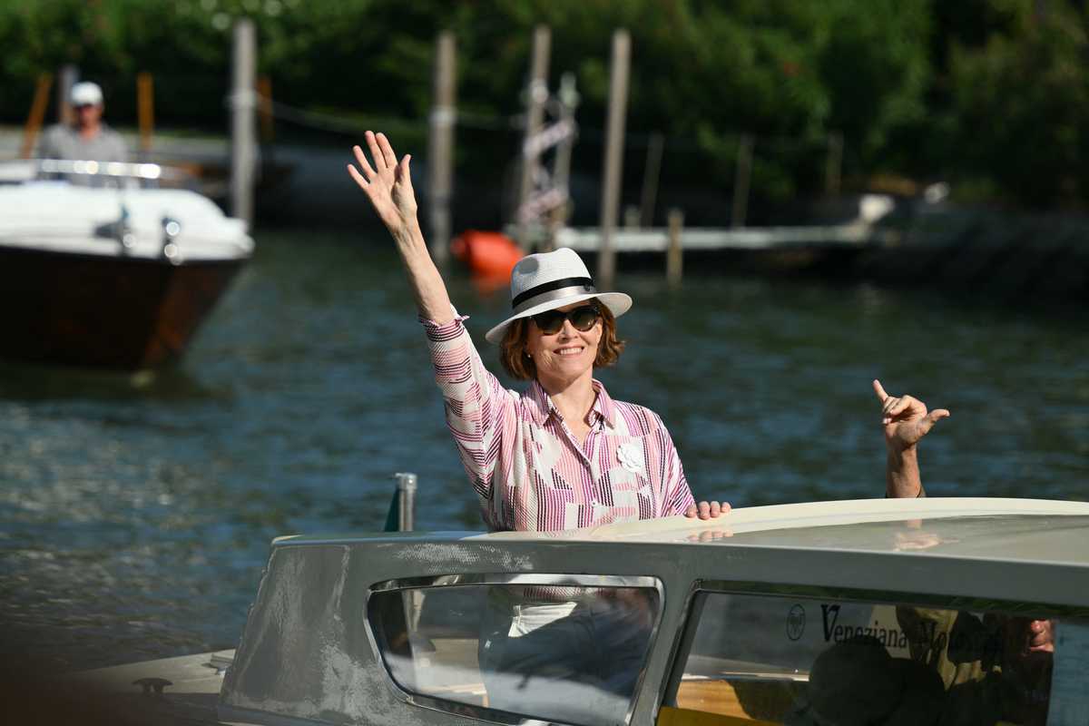 'Alien' star Weaver hates watching scary movies