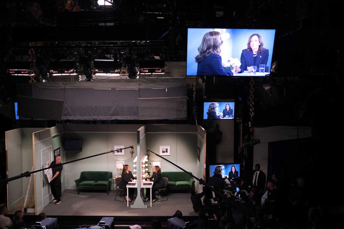 Harris joins the line of politicians appearing on 'Saturday Night Live'