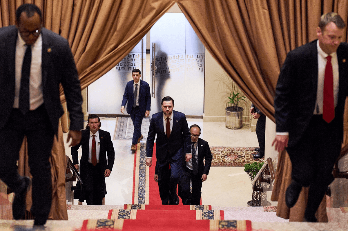 US, Iran hold high-level peace talks in Pakistan