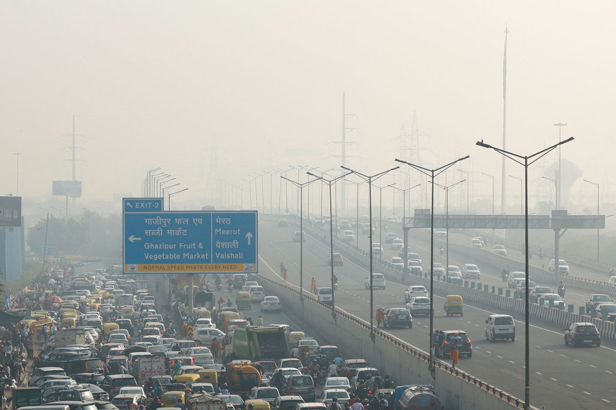 Lahore and Delhi choke on smog as leaders mull climate diplomacy