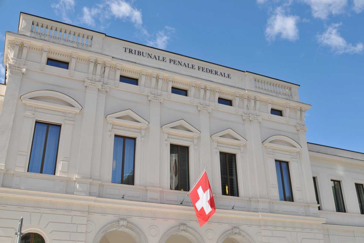 Swiss pair charged with laundering 830 kg of gold