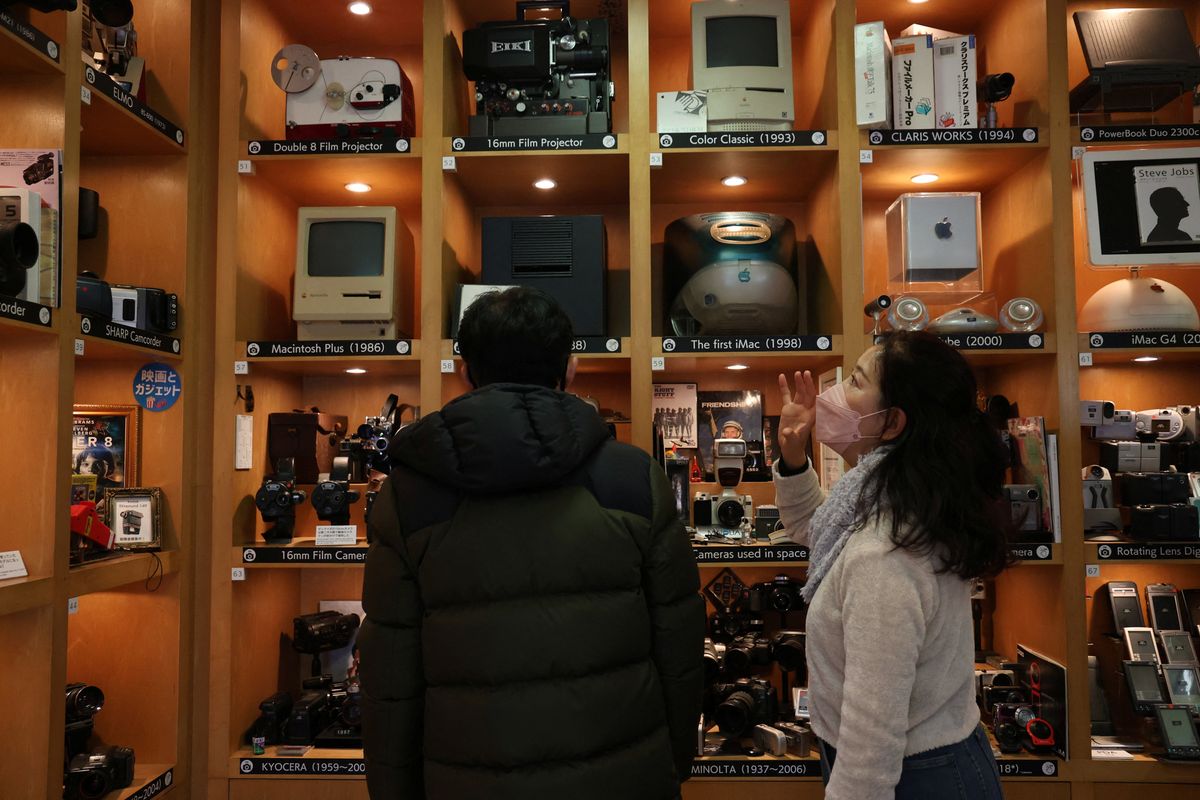 Tokyo museum offers visitors flashback to defunct technology