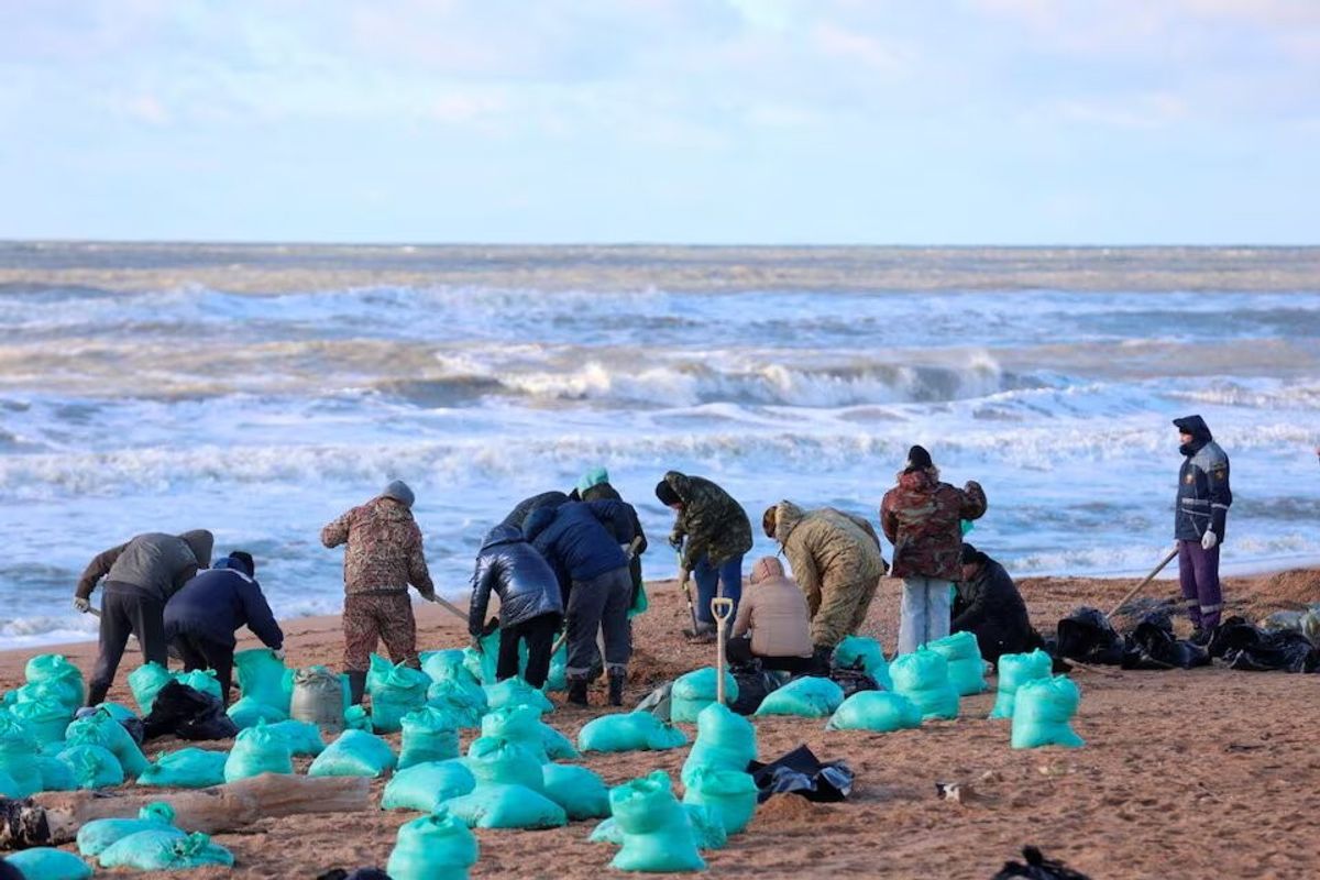 Russian tanker spill sparks 'ecological disaster,' says Putin