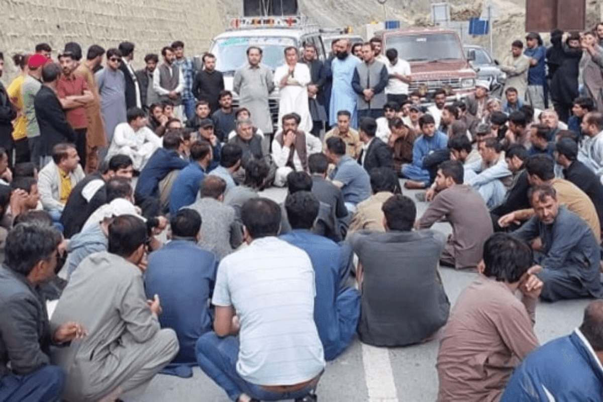 Why is a main highway in Pakistan blocked and trade with China stalled