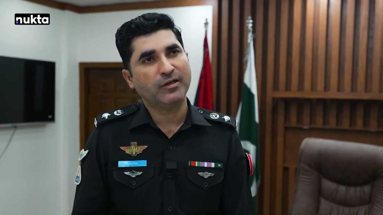 Police in Pakistan’s Karachi arrest couple for attempting to sell newborn baby girl